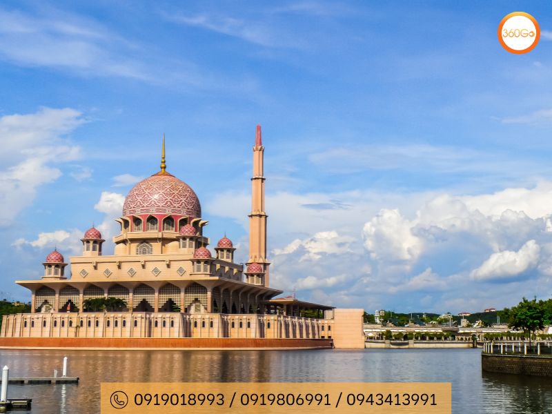 Putrajaya nổi tiếng với những công trình kiến trúc mang đậm dấu ấn Hồi giáo - Du lịch 360Go